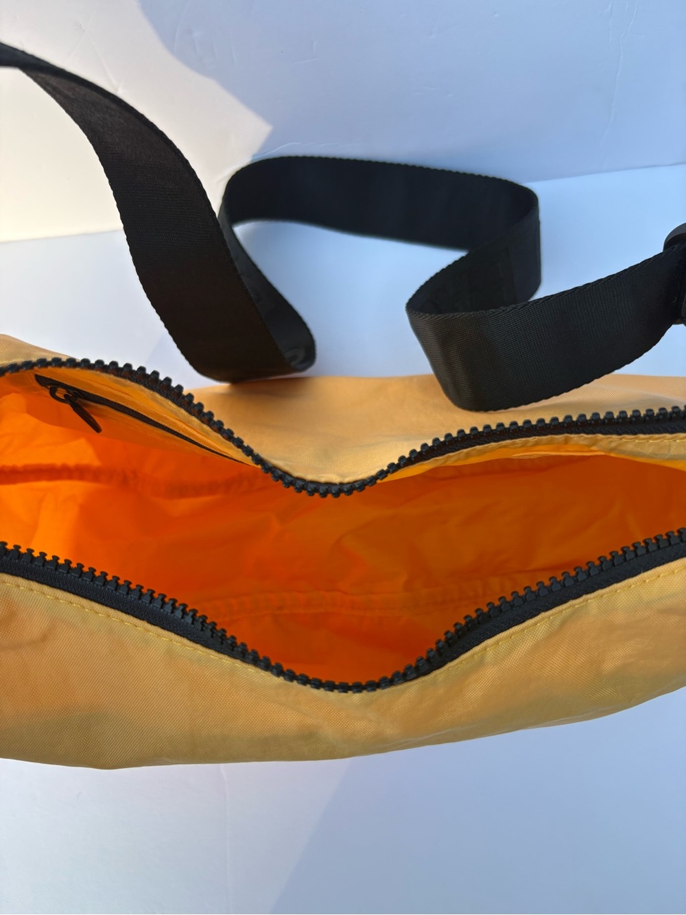 NWT BAGGU Medium Crescent Bag - Marigold - Picture 10 of 12